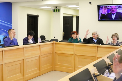 Комиссия по Регламенту рассмотрела ходатайства о награждении Почетными грамотами Заксобрания